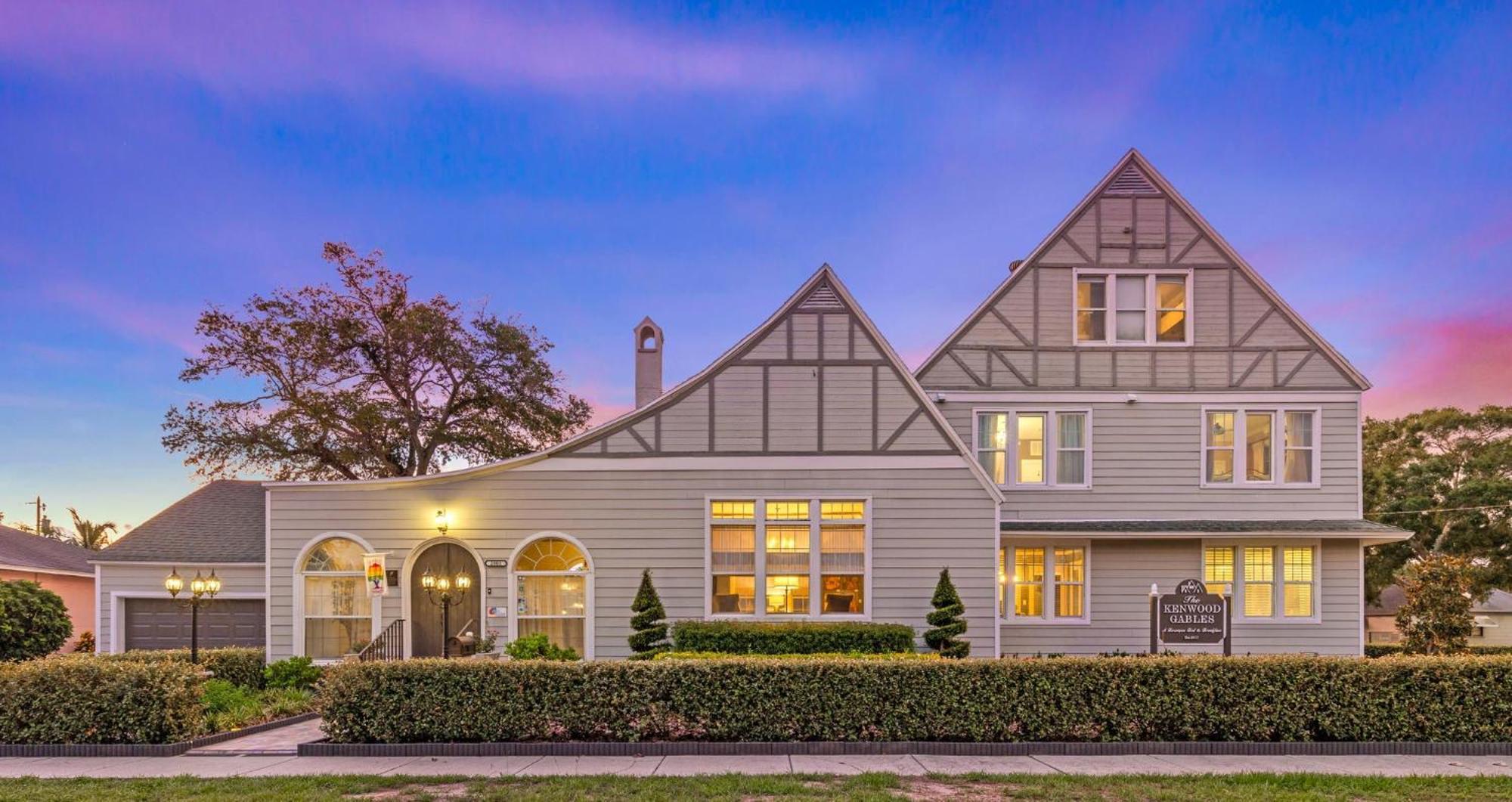 Bed and Breakfast The Kenwood Gables San Petersburgo Exterior foto
